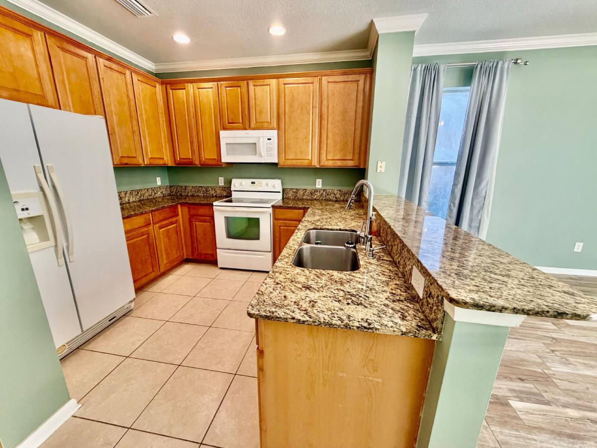 Townhouse for rent at 3654 Hartsfield Forest Circle, Jacksonville, FL 32277