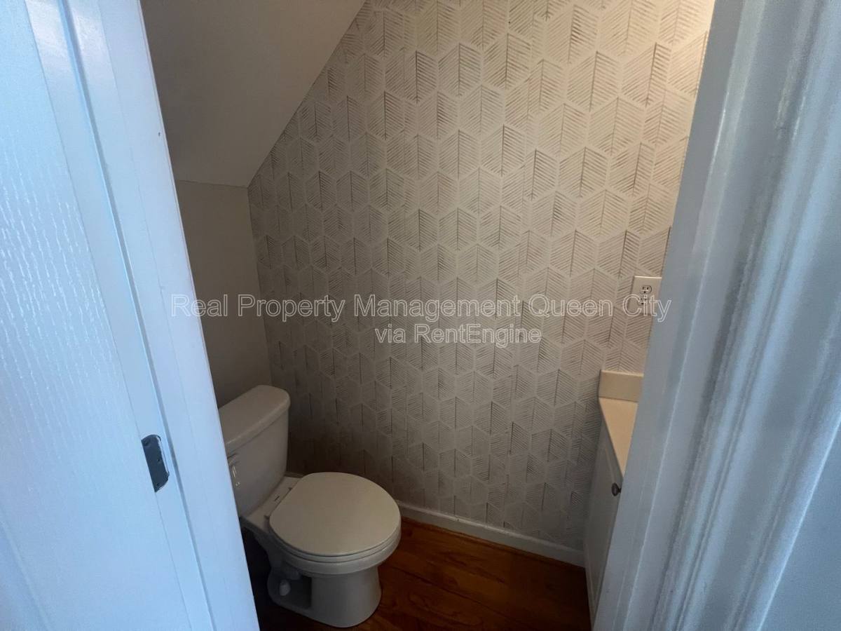 Apartment for rent at 1224 Green Oaks Lane #B, Charlotte, NC 28205