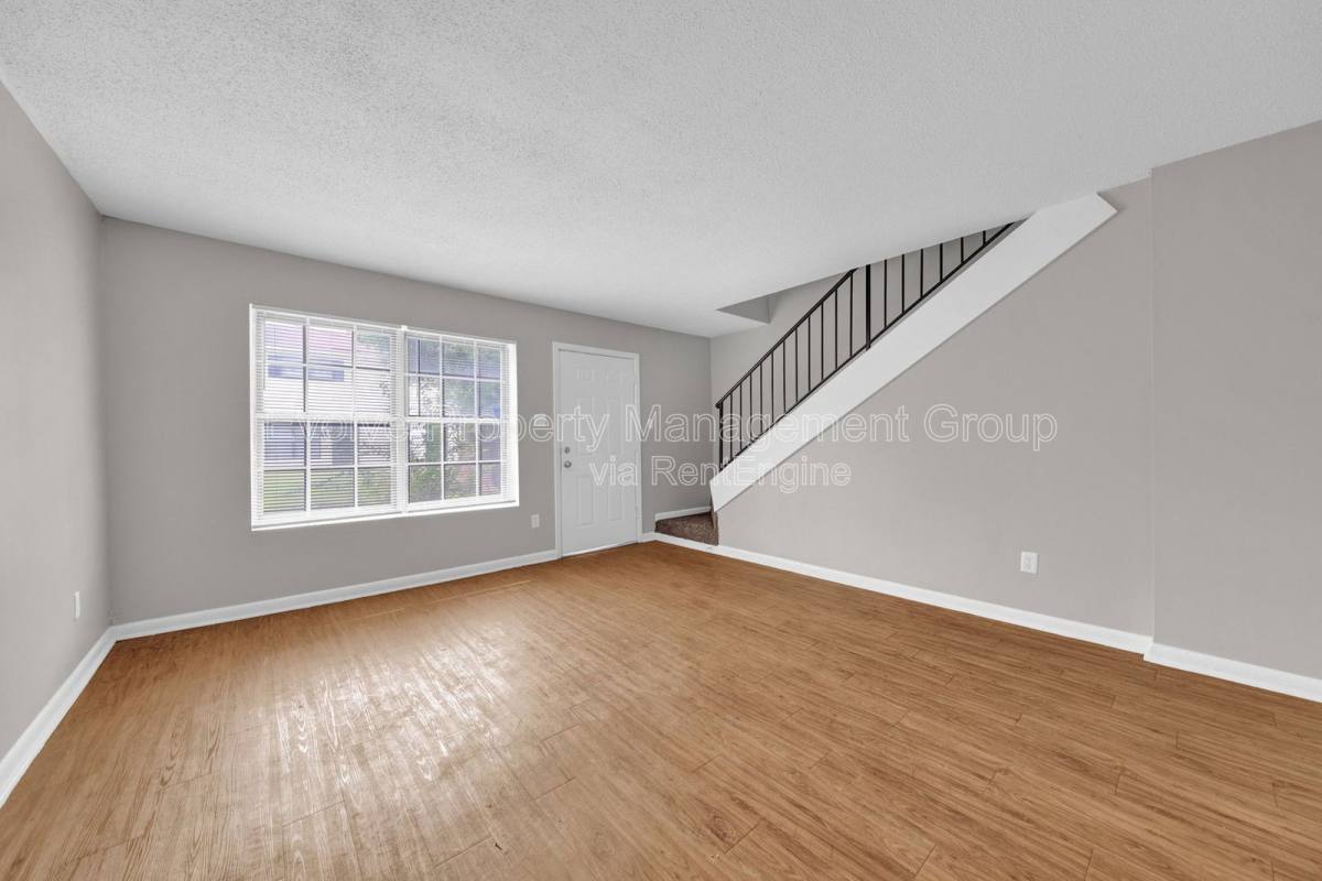 Apartment for rent at 696 Hobbs Dr, Memphis, TN 38111