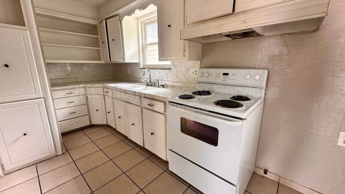 House for rent at 6808 NW 59th St, Bethany, OK 73008