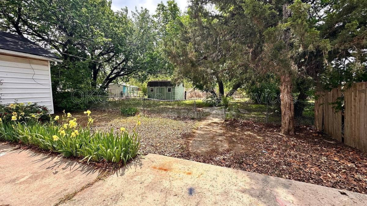 House for rent at 6808 NW 59th St, Bethany, OK 73008