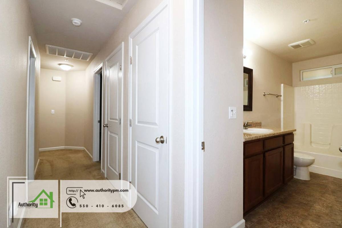 House for rent at 2381 Yellow Finch Way, Anderson, CA 96007