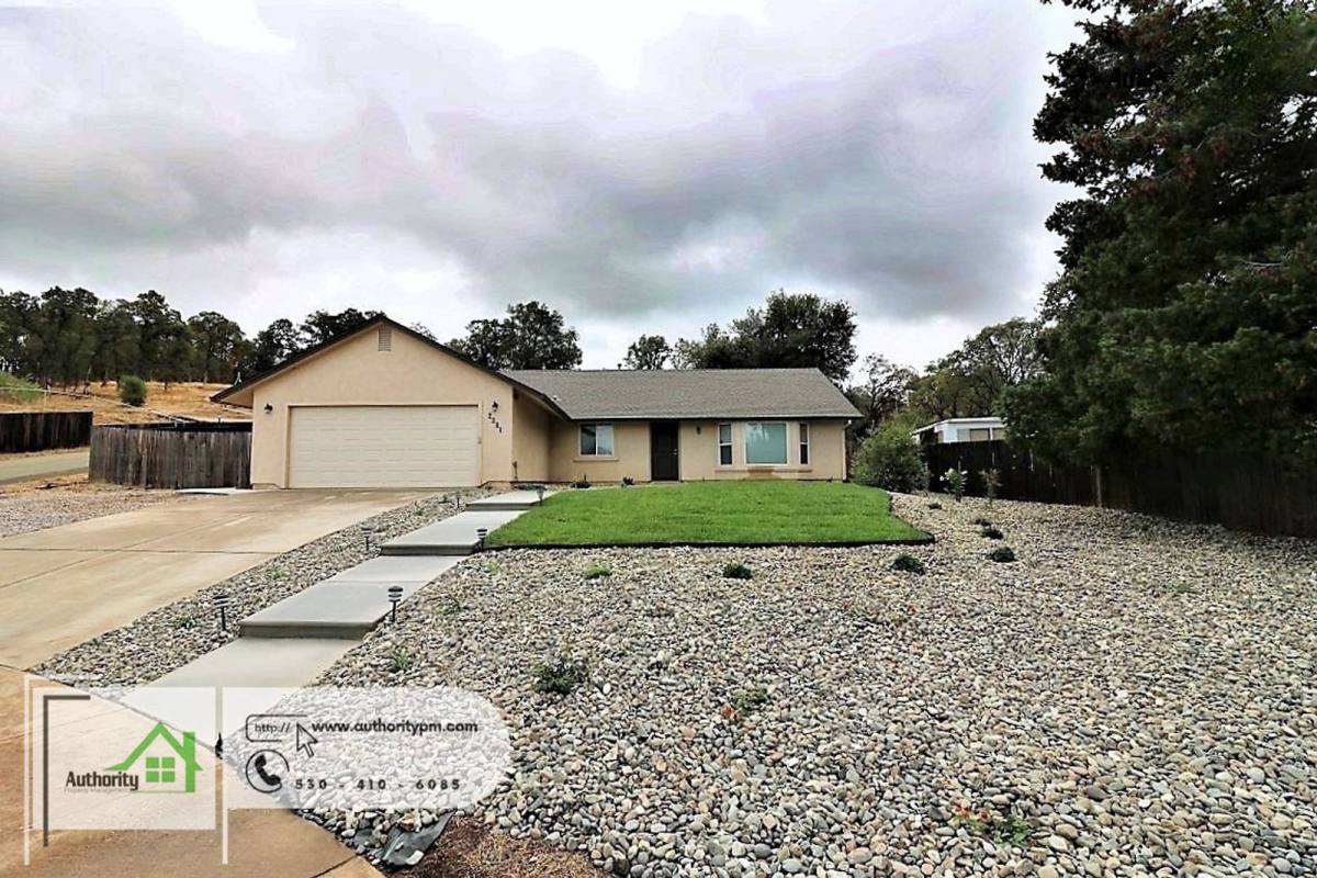House for rent at 2381 Yellow Finch Way, Anderson, CA 96007