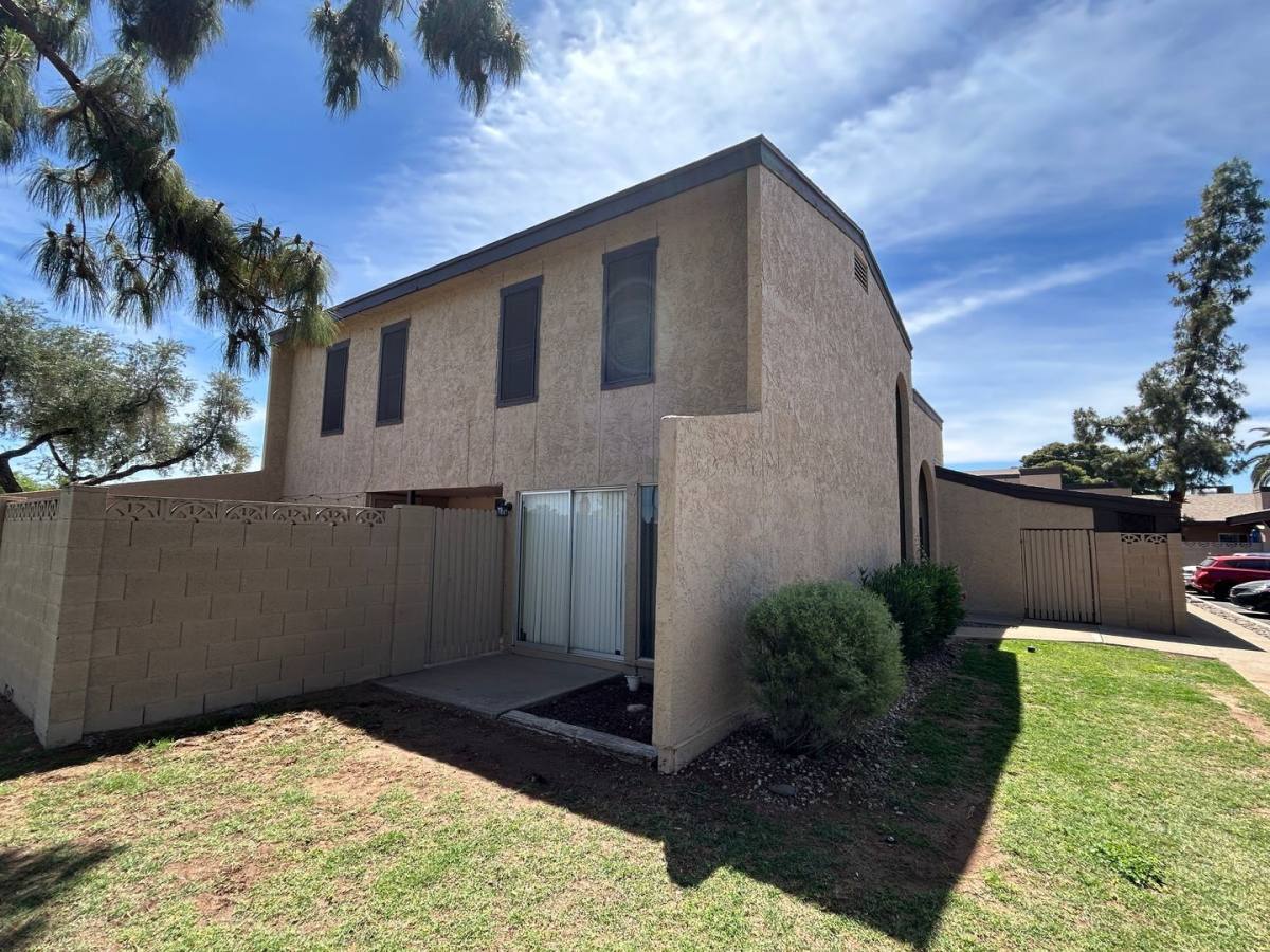 Townhouse for rent at 4501 W Continental Dr, Glendale, AZ 85308