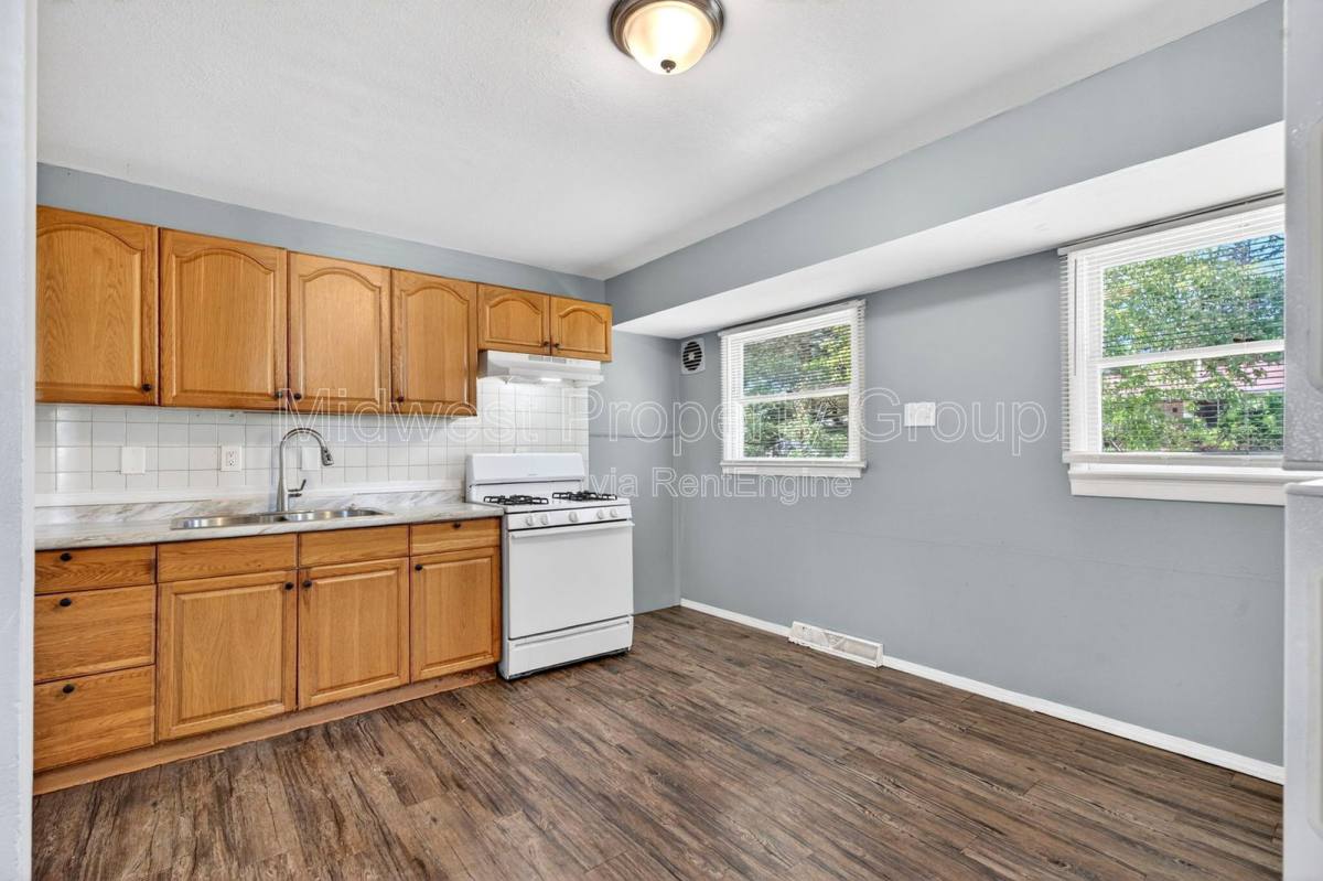 House for rent at 409 Shepley Dr, Saint Louis, MO 63137