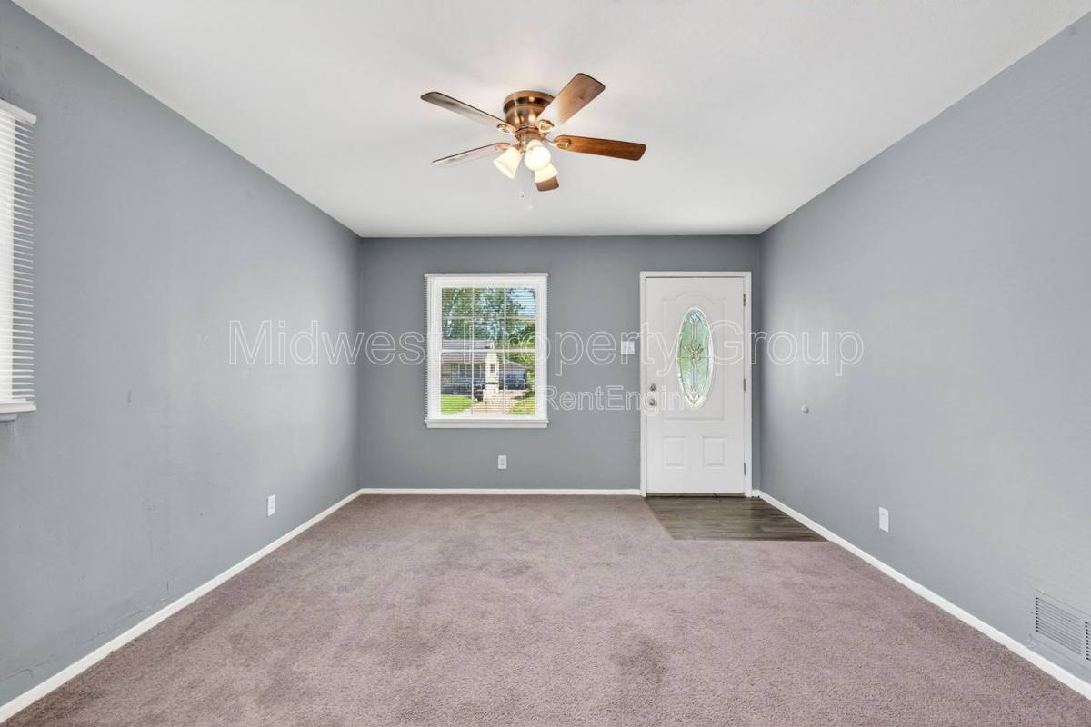 House for rent at 409 Shepley Dr, Saint Louis, MO 63137