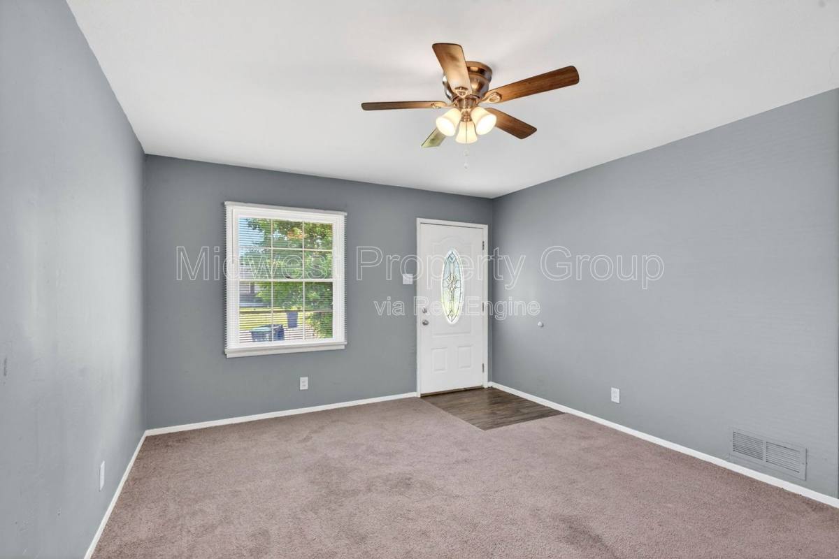 House for rent at 409 Shepley Dr, Saint Louis, MO 63137