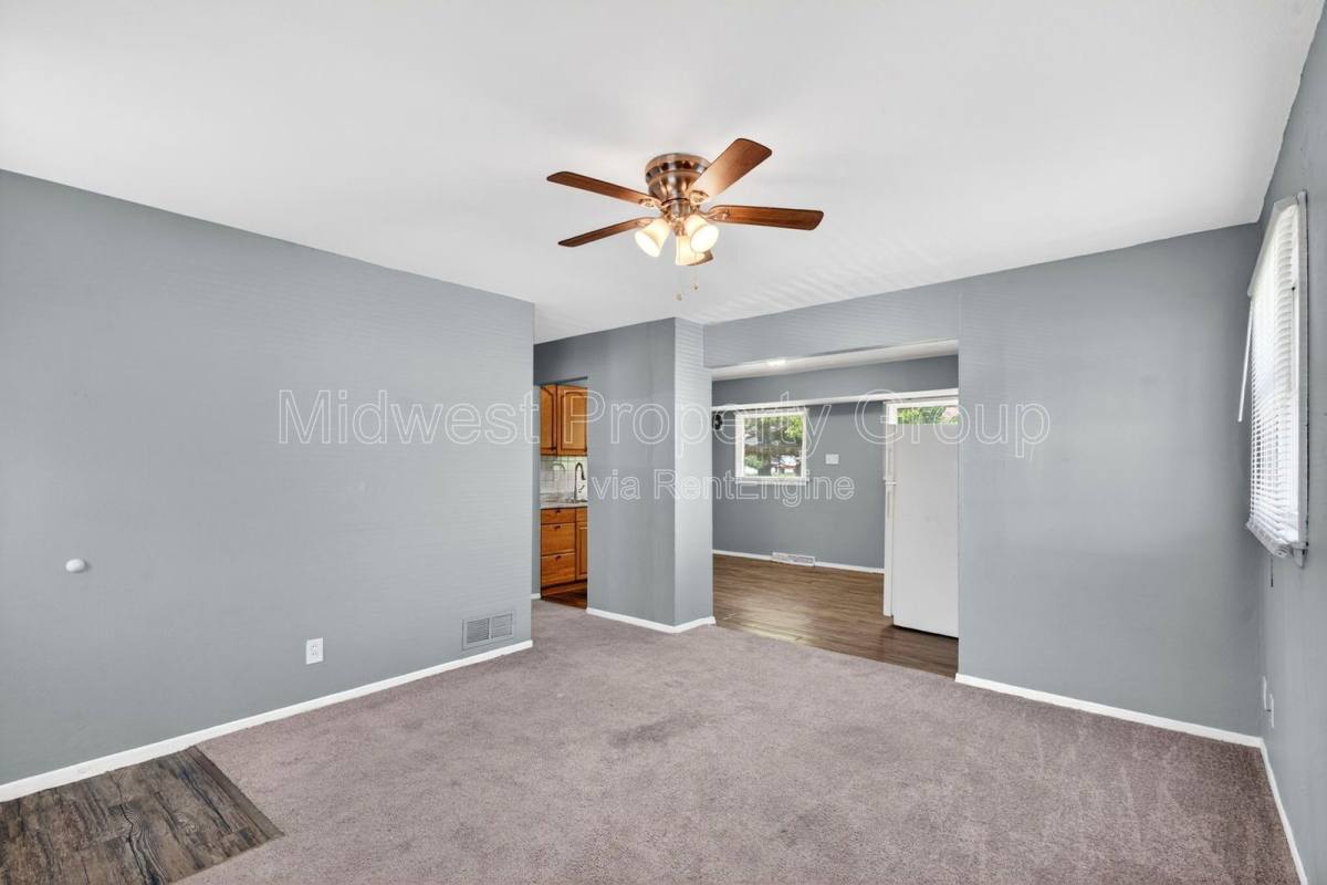 House for rent at 409 Shepley Dr, Saint Louis, MO 63137