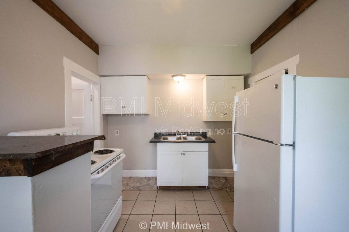 Apartment for rent at 521 N Gladstone Ave #B, Indianapolis, IN 46201