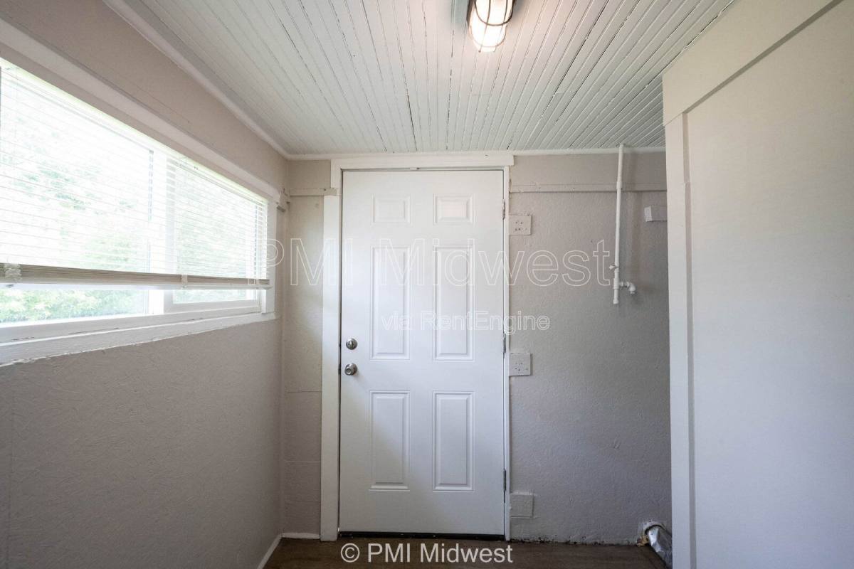 Apartment for rent at 521 N Gladstone Ave #B, Indianapolis, IN 46201