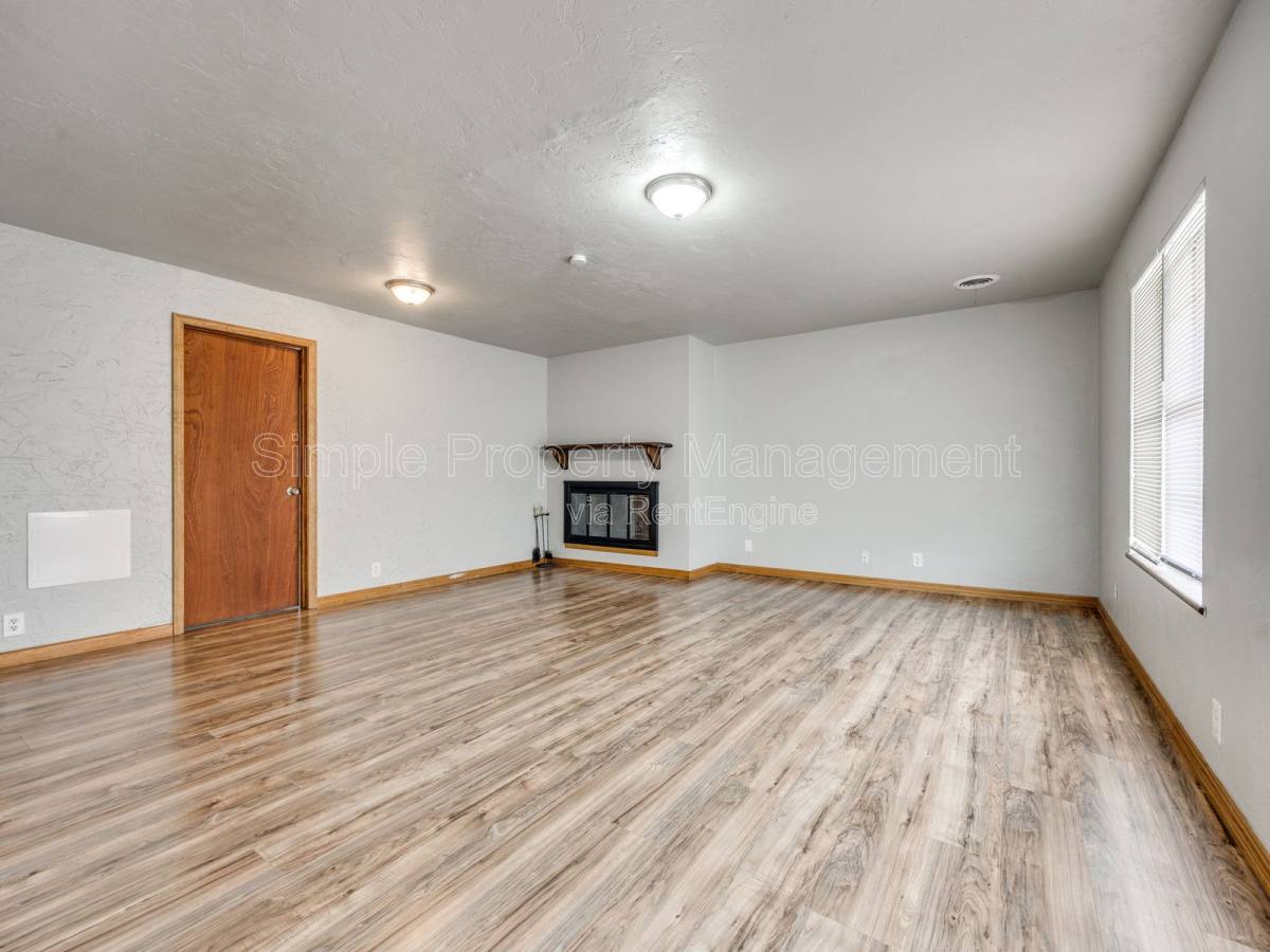 House for rent at 1802 S Dille Ave, El Reno, OK 73036