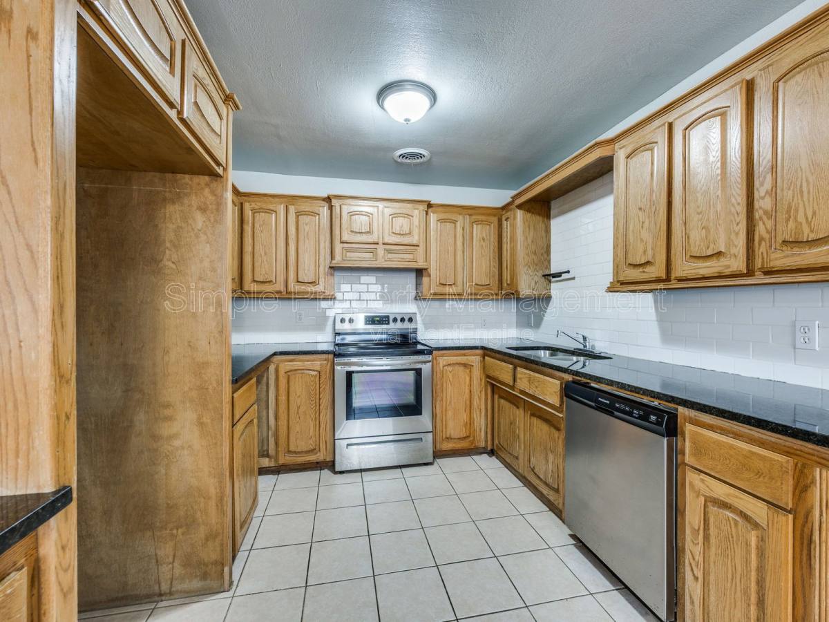 House for rent at 1802 S Dille Ave, El Reno, OK 73036