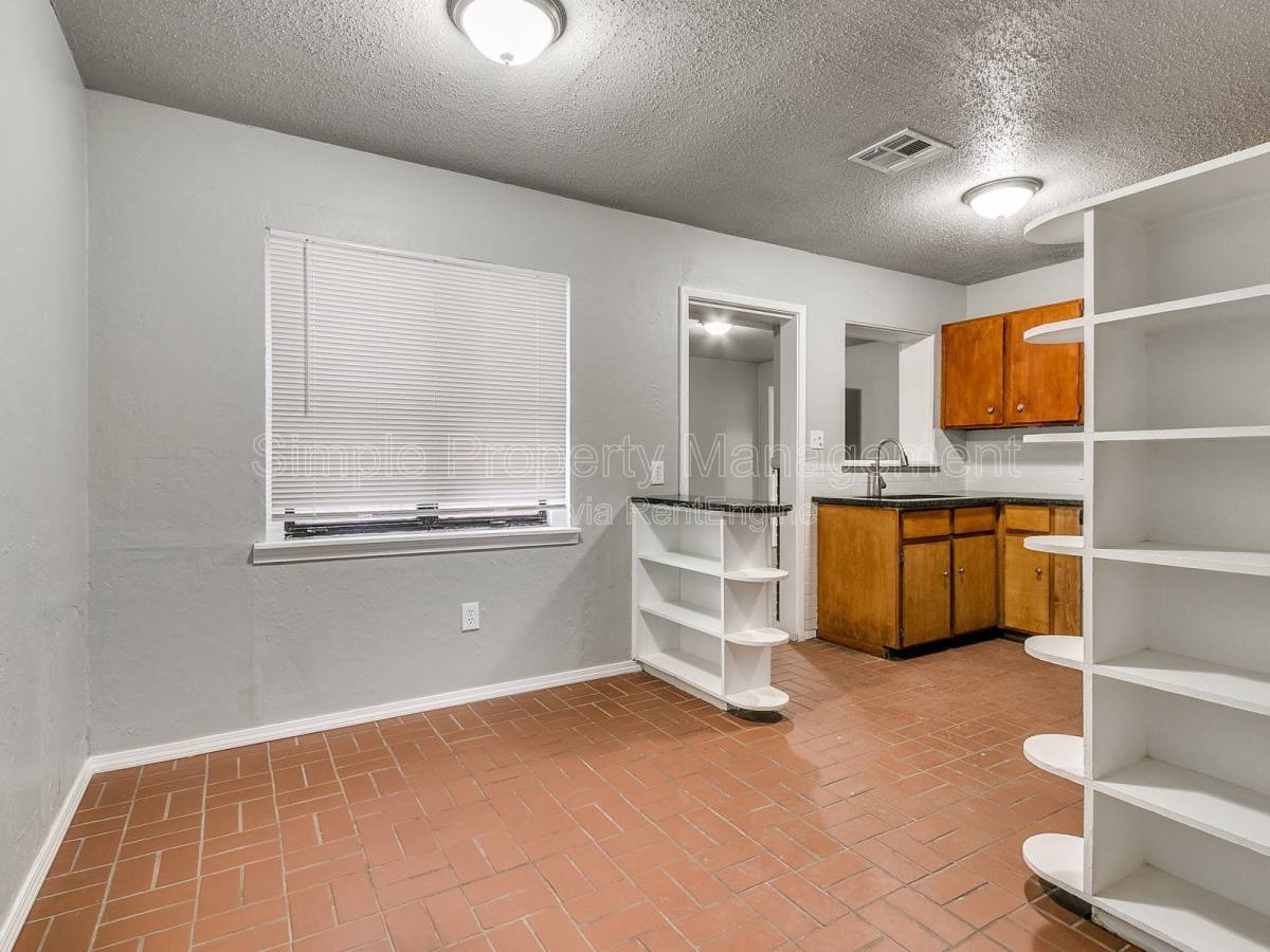 House for rent at 409 E Hill Dr, Guthrie, OK 73044