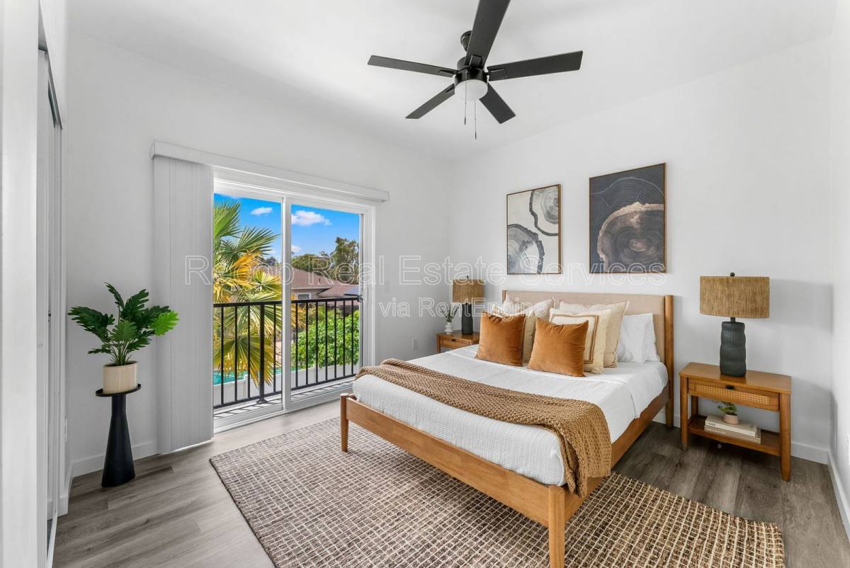 Apartment for rent at 5256 Adams Ave #5, San Diego, CA 92115