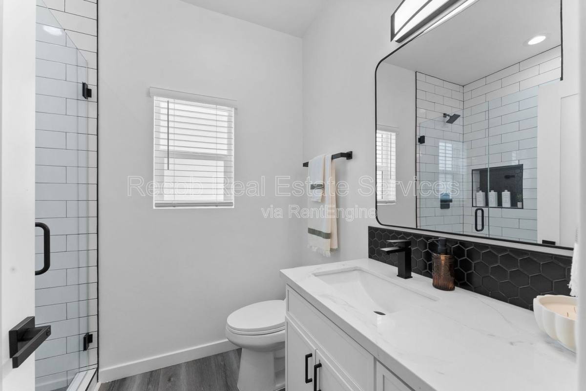 Apartment for rent at 5256 Adams Ave #5, San Diego, CA 92115