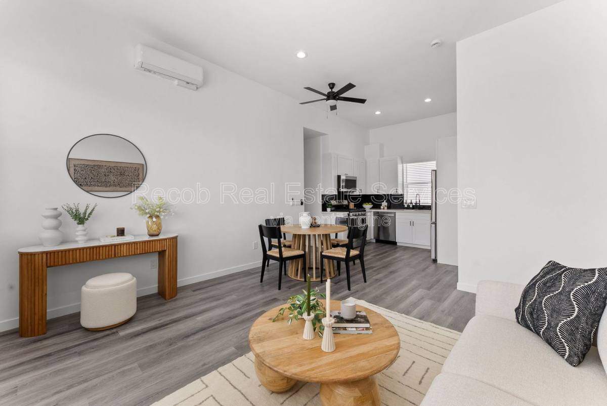Apartment for rent at 5256 Adams Ave #5, San Diego, CA 92115