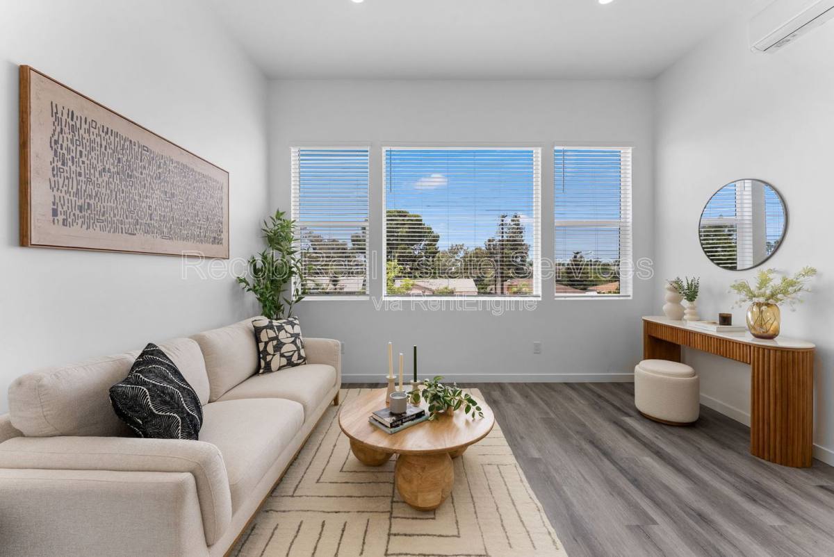 Apartment for rent at 5256 Adams Ave #5, San Diego, CA 92115