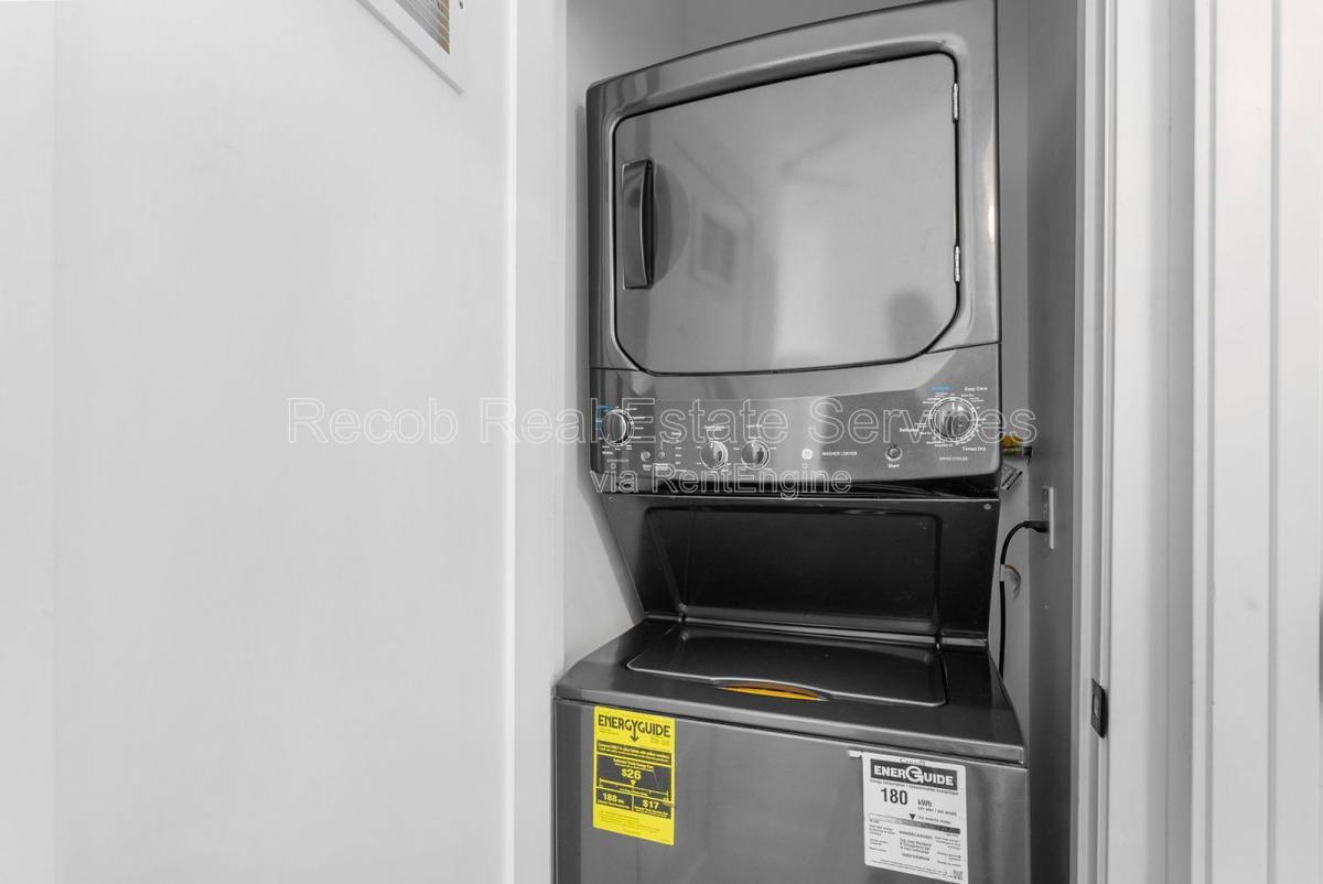 Apartment for rent at 5256 Adams Ave #5, San Diego, CA 92115
