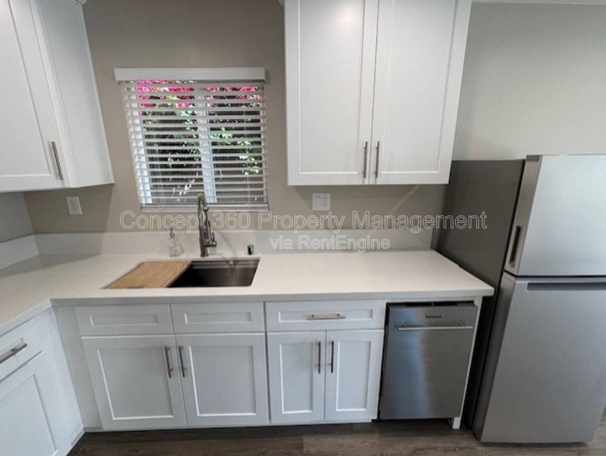 Apartment for rent at 254 Quincy Ave, Long Beach, CA 90803