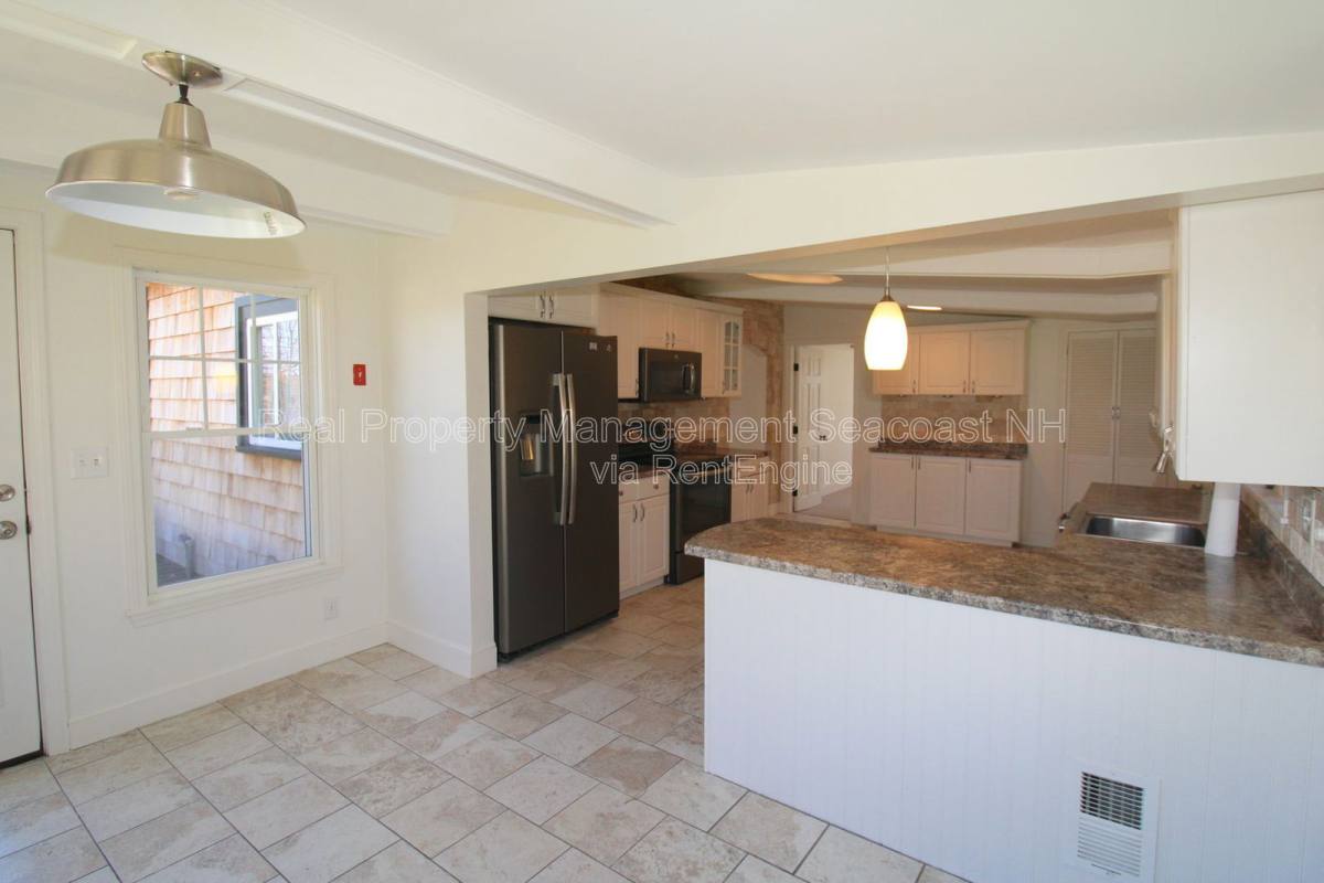 Apartment for rent at 94 Lakeshore Dr #A, Northwood, NH 03261