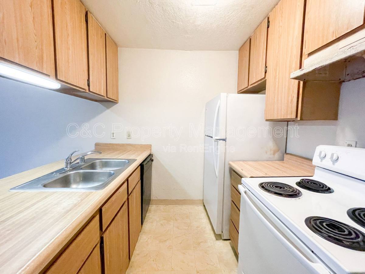 237 Montecito Ave #12, Monterey, CA 93940 - Apartment for Rent - Image 1
