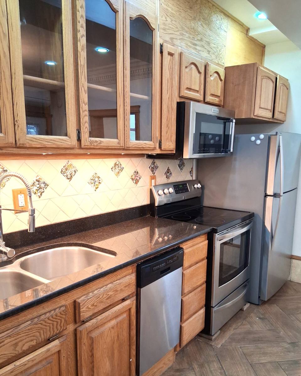 Apartment for rent at 2102 Grand Ave #2, Everett, WA 98201