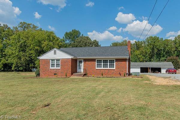 House for rent at 206 Abbotts Ave, Lexington, NC 27292