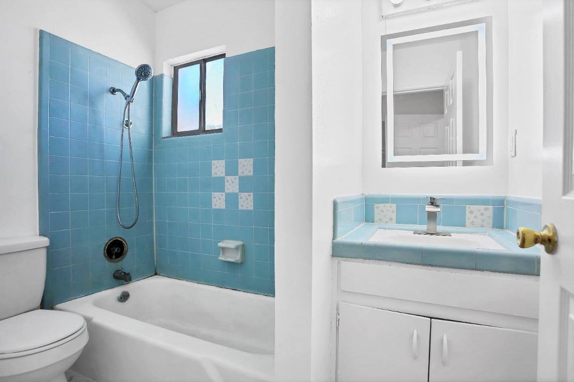 Apartment for rent at 132 W 18th St #12, Merced, CA 95340