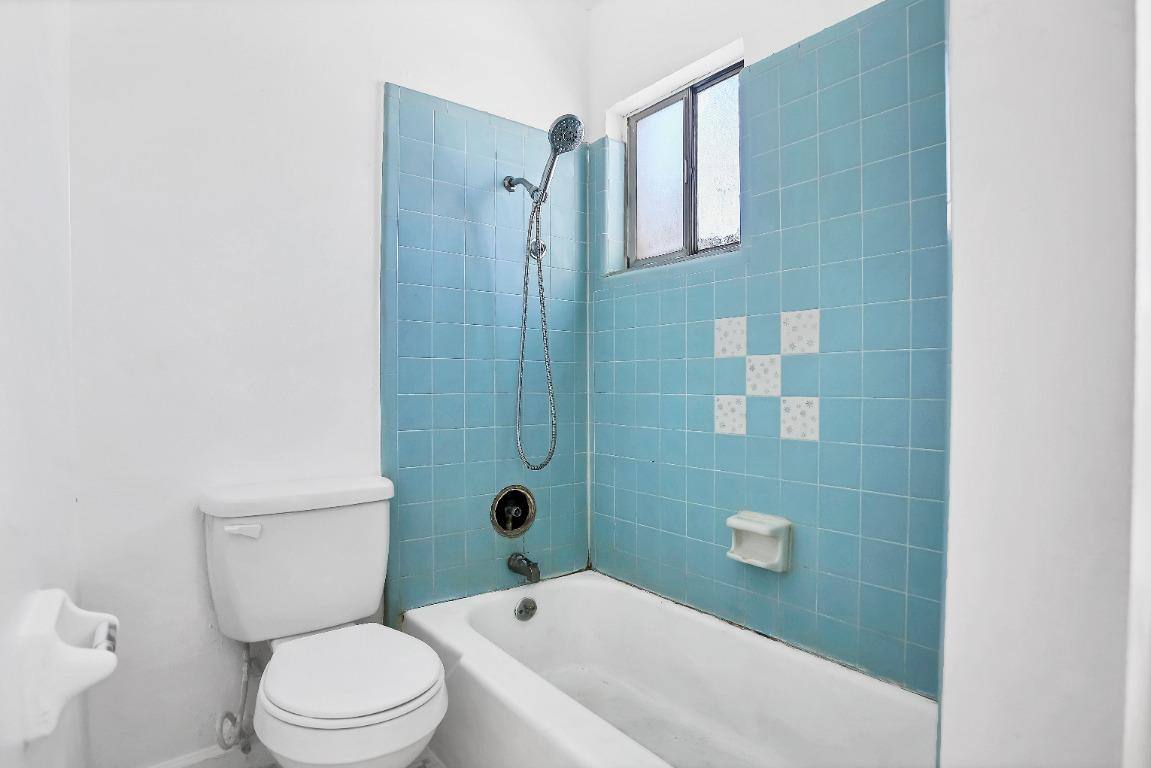 Apartment for rent at 132 W 18th St #12, Merced, CA 95340