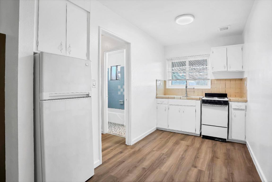 Apartment for rent at 132 W 18th St #12, Merced, CA 95340