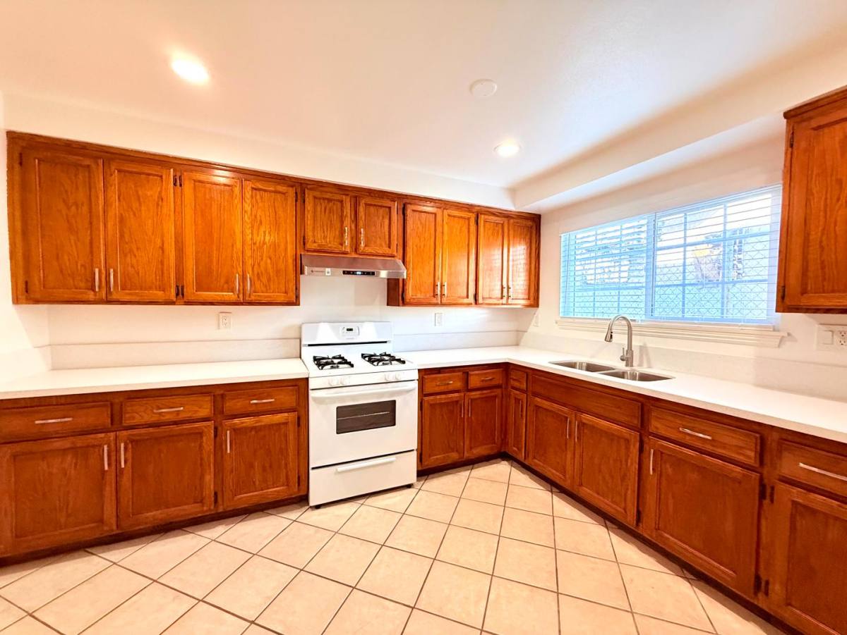 Apartment for rent at 207 N Mathews St #1, Los Angeles, CA 90033