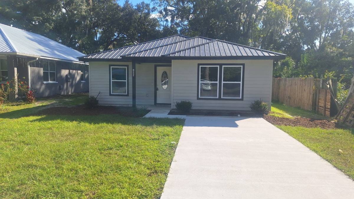 House for rent at 1523 NE 1st Ave, Gainesville, FL 32641