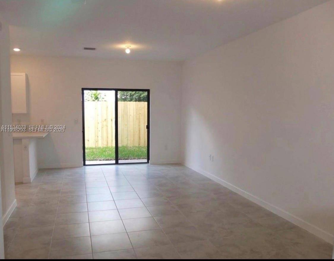 Townhouse for rent at 407 NE 208th Terrace #407 Mi, Miami, FL 33179