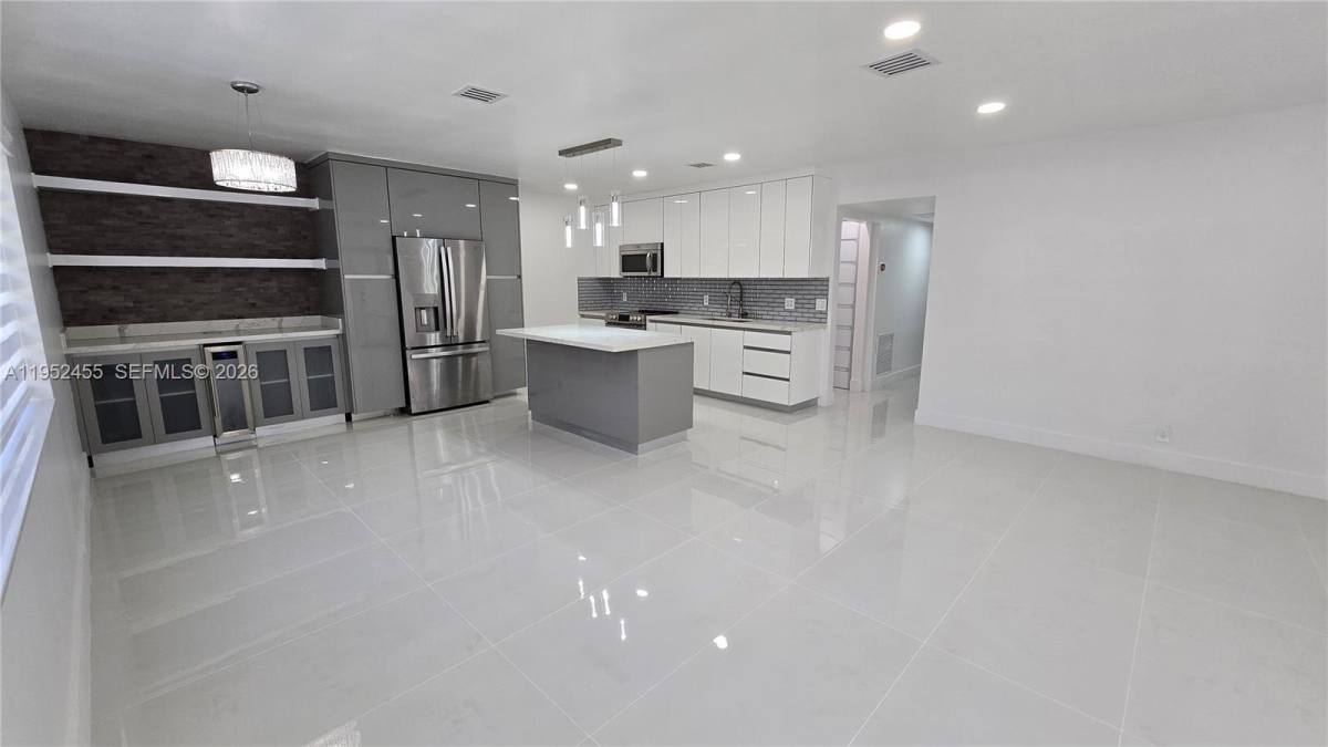 Townhouse for rent at 1300 N 64th Ave, Hollywood, FL 33024