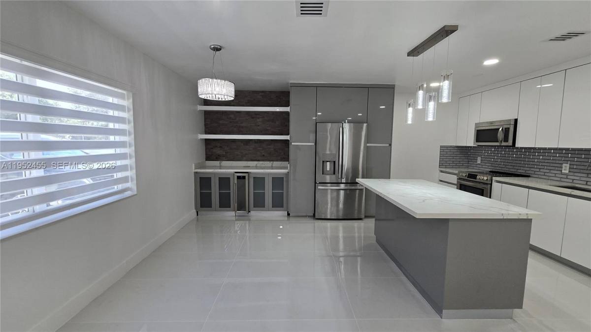 Townhouse for rent at 1300 N 64th Ave, Hollywood, FL 33024