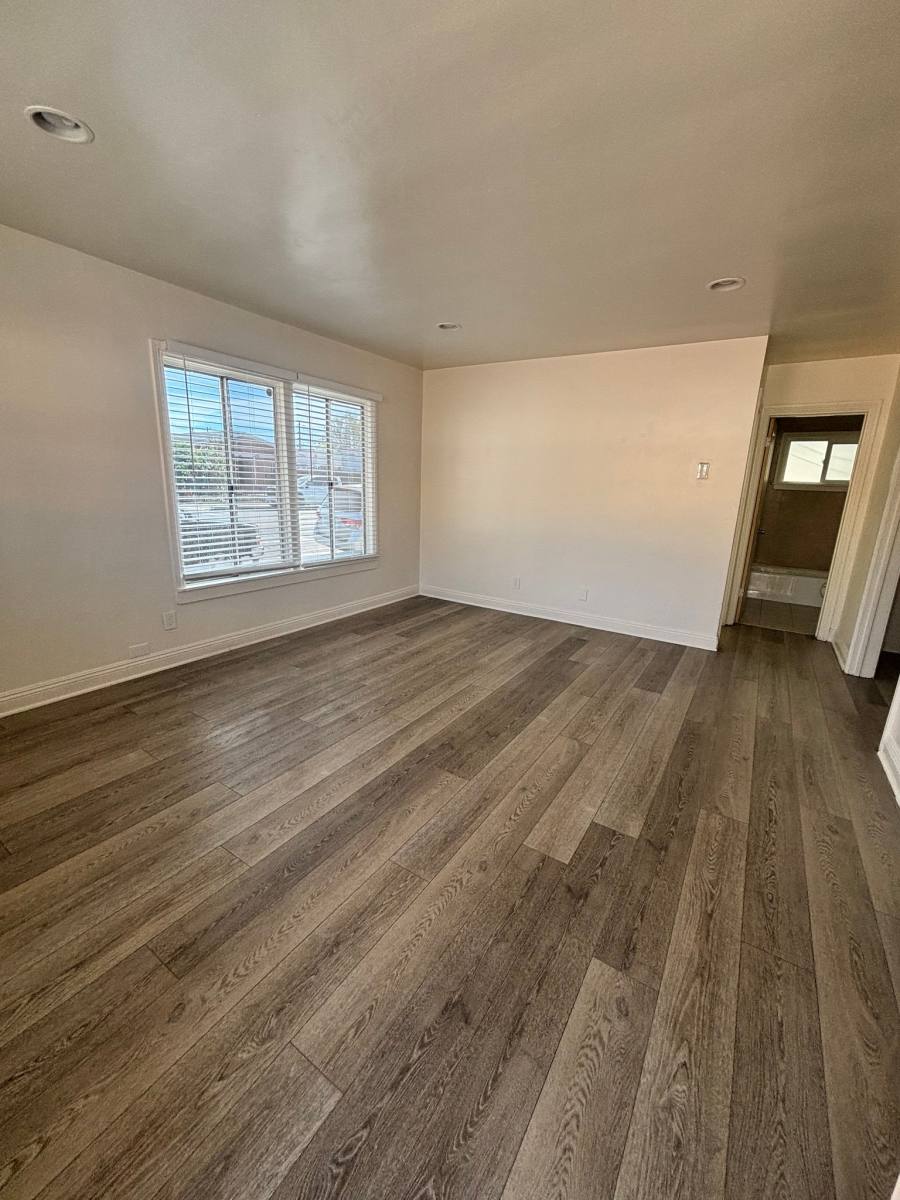 Apartment for rent at 809 Alamitos Ave, Long Beach, CA 90813