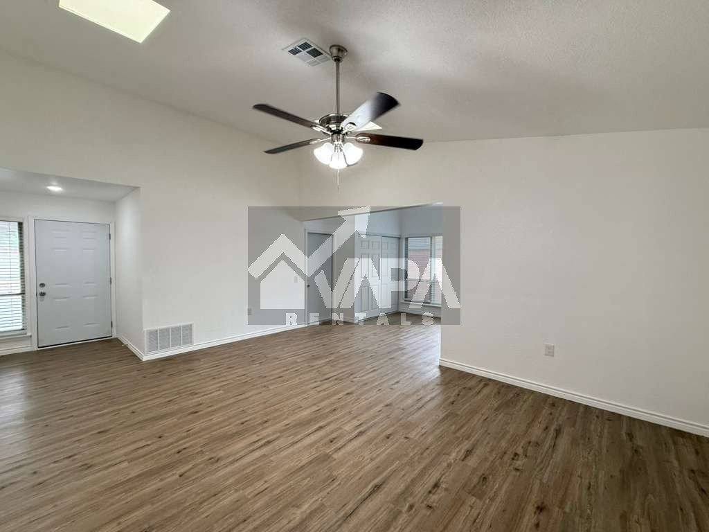 House for rent at 7729 Narrow Pass Dr, San Antonio, TX 78233