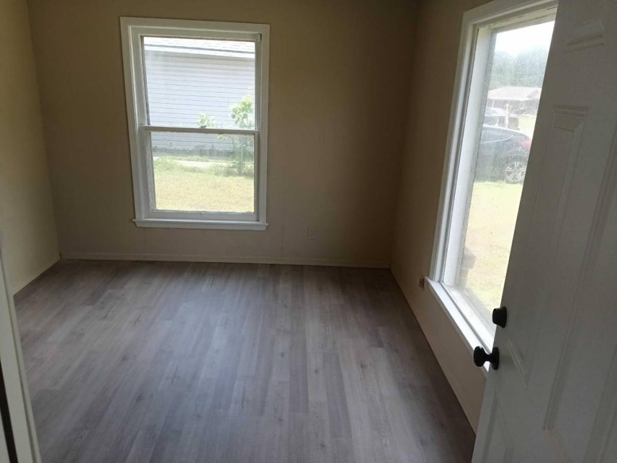 House for rent at 839 E 2nd St, Cushing, OK 74023
