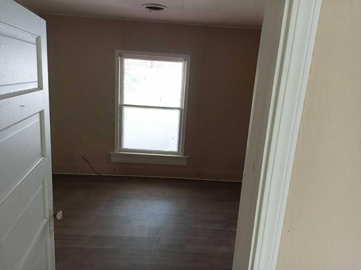 House for rent at 839 E 2nd St, Cushing, OK 74023