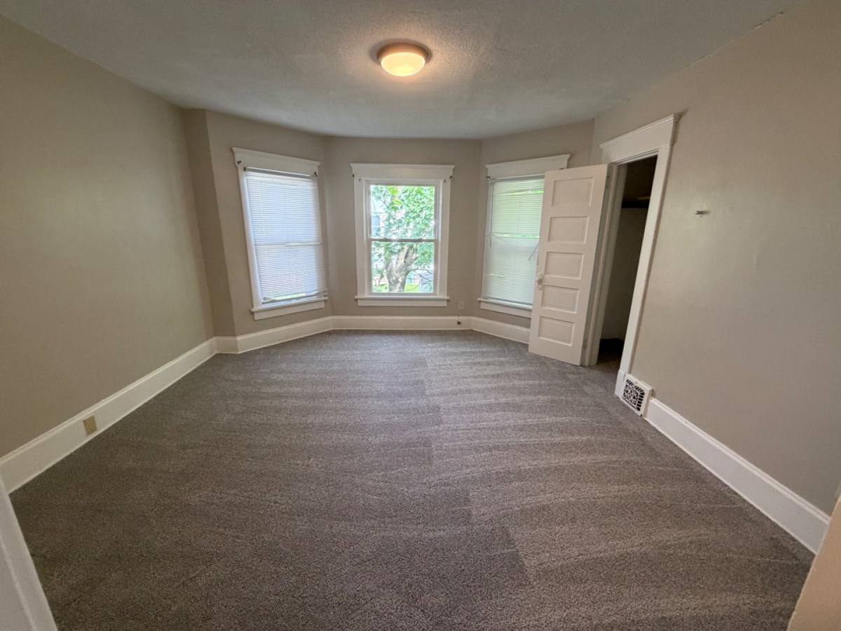 Apartment for rent at 813 13th St NW - Down, Canton, OH 44703