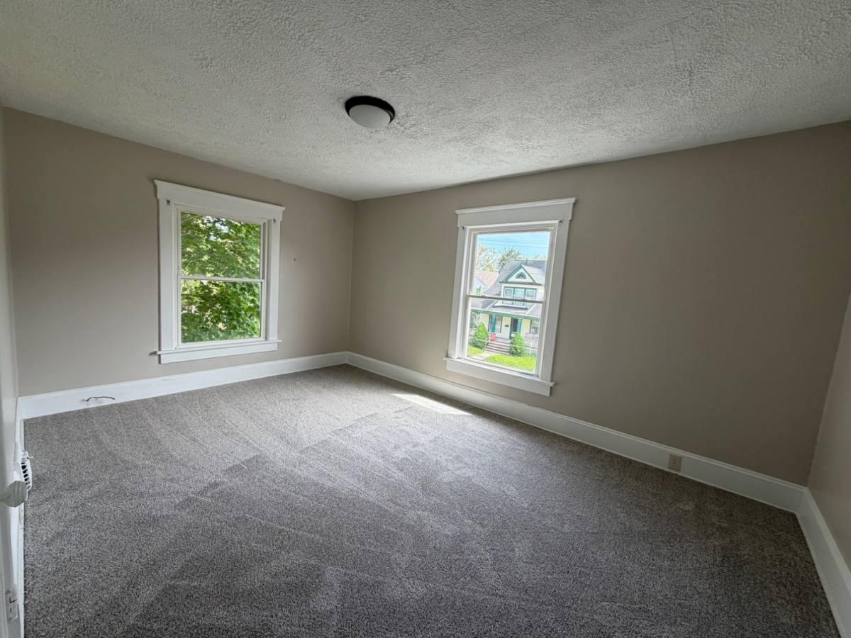 Apartment for rent at 813 13th St NW - Down, Canton, OH 44703