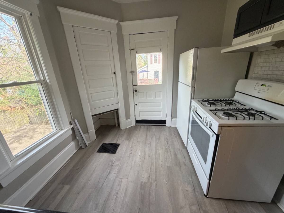 Apartment for rent at 813 13th St NW - Down, Canton, OH 44703