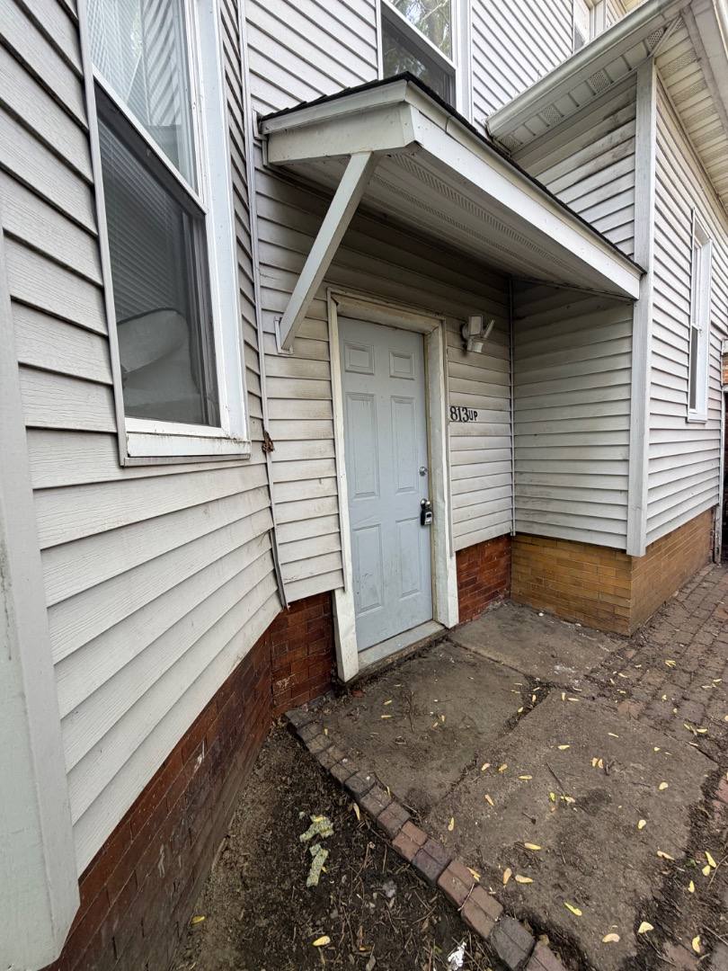 Apartment for rent at 813 13th St NW - Down, Canton, OH 44703