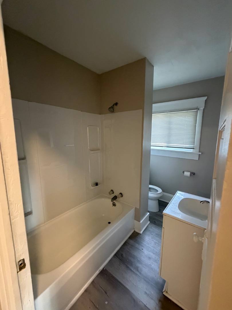 Apartment for rent at 813 13th St NW - Down, Canton, OH 44703