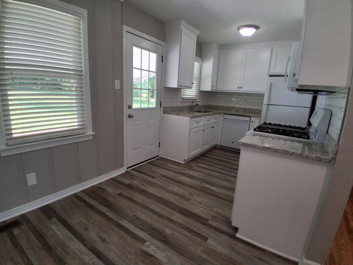 House for rent at 1923 Woodmont Dr, Columbia, TN 38401