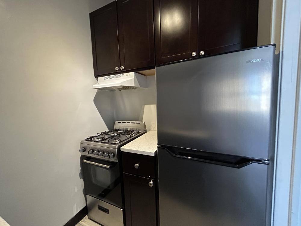 Apartment for rent at 535 W Cornelia, Chicago, IL 60657