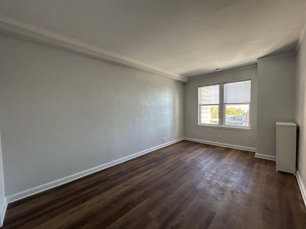 Apartment for rent at 535 W Cornelia, Chicago, IL 60657