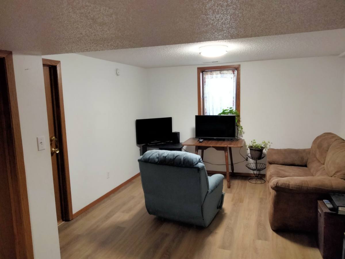 Townhouse for rent at 311 S Jessica Ave, Sioux Falls, SD 57103