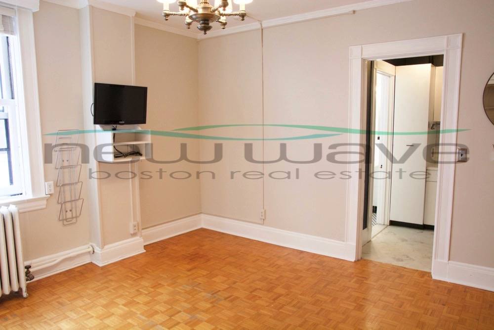 Apartment for rent at 21 Beacon St #8D, Boston, MA 02108