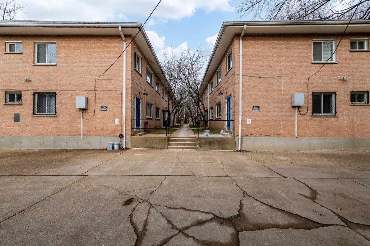 Apartment for rent at 5086 Waterman Blvd #5086 2C, Saint Louis, MO 63108